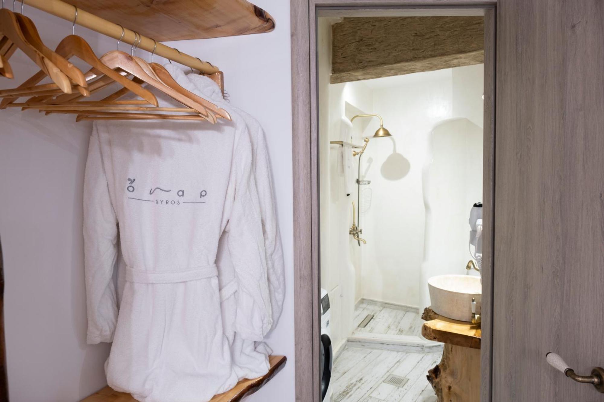Ferienwohnung Onar Luxuries Ermoupoli Exterior foto